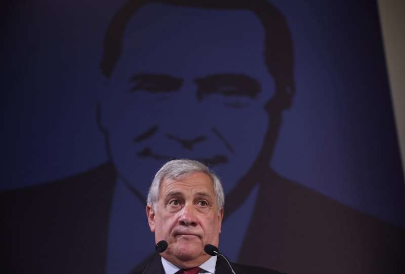 antonio tajani consiglio nazionale di forza italia