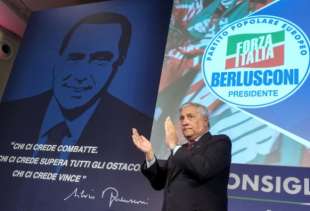 antonio tajani consiglio nazionale di forza italia