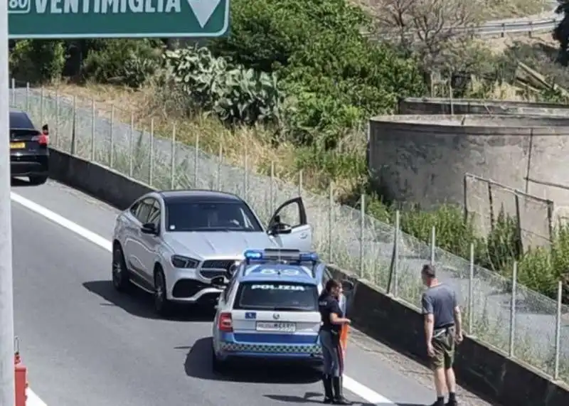 automobilisti contromano sull autostrada sanremo-Bordighera