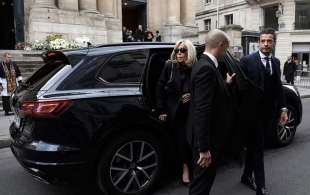 brigitte macron ai funerali di jane birkin