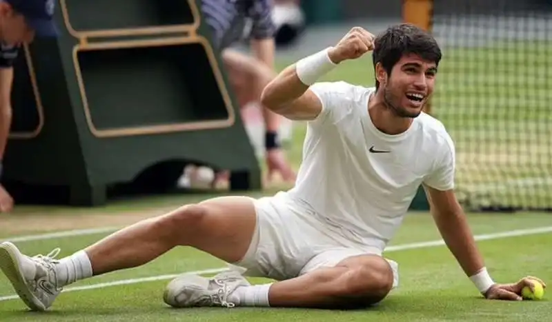 carlos alcaraz vince wimbledon 2023 