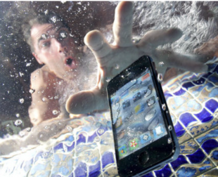 cellulare cade in acqua 6