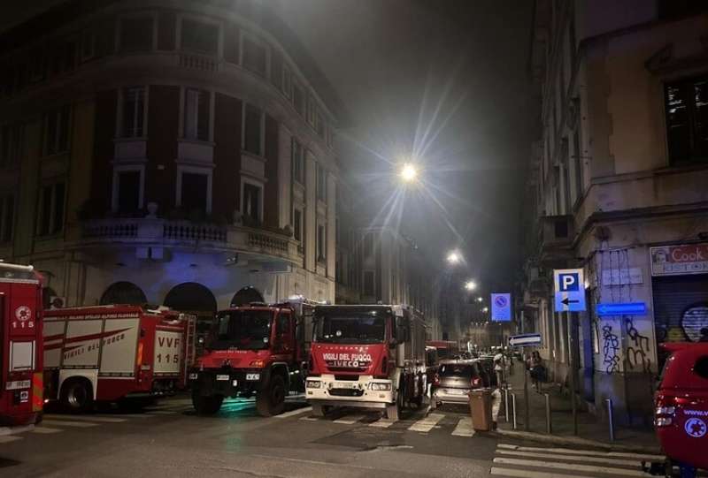 crollo di una palazzina in ristrutturazione a milano 7