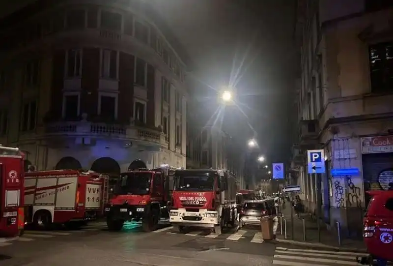 crollo di una palazzina in ristrutturazione a milano   7