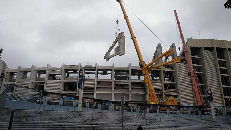 demolizione camp nou 13