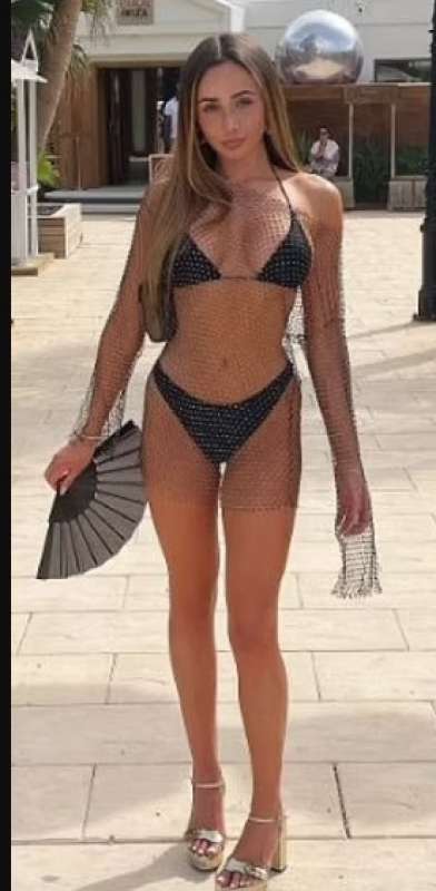 dolly, la ragazza che ballava insieme a jack grealish a ibiza 2