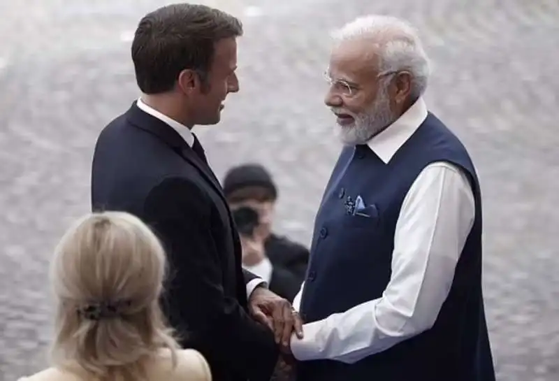 emmanuel macron narendra modi 