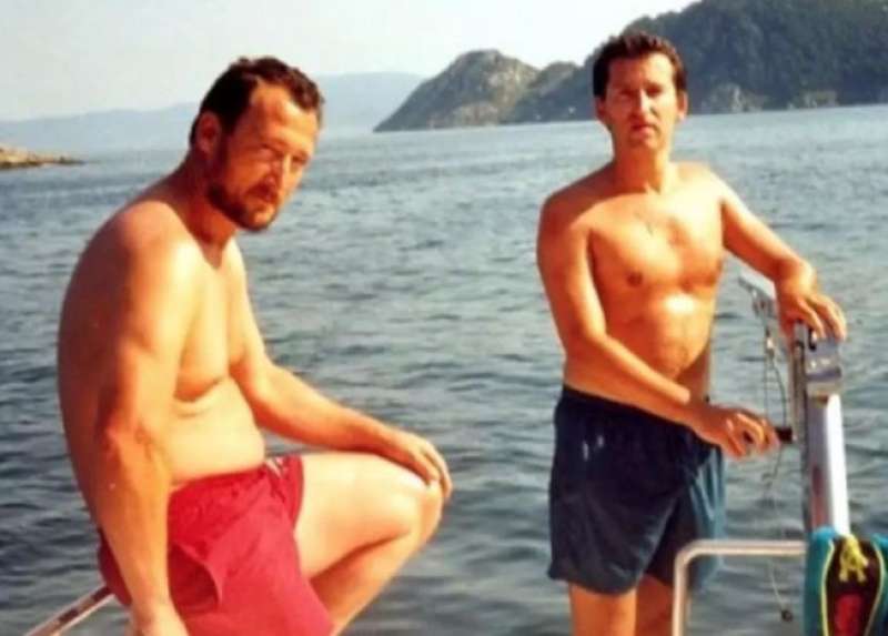 FOTO DEL 1995 DI ALBERTO NUNEZ FEIJOO A BORDO DELLO YACHT CON IL NARCOTRAFFICANTE MARCIAL DORADO