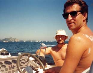 FOTO DEL 1995 DI ALBERTO NUNEZ FEIJOO A BORDO DELLO YACHT CON IL NARCOTRAFFICANTE MARCIAL DORADO