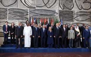 foto di gruppo conferenza internazionale sviluppo e migrazione