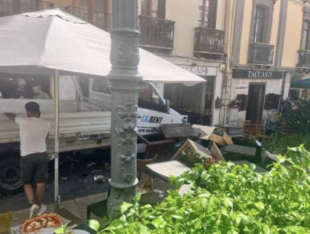 furgone si schianta contro i tavolini di un bar a cagliari 3