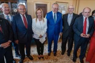 giorgia meloni con i senatori usa