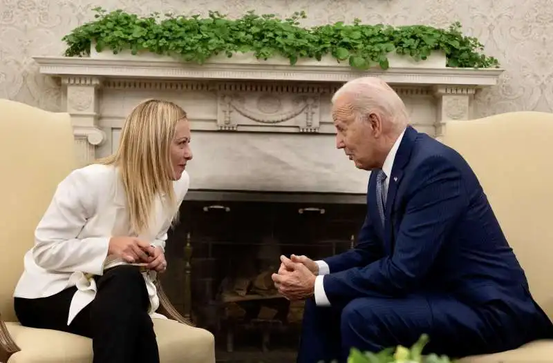 giorgia meloni con joe biden allo studio ovale