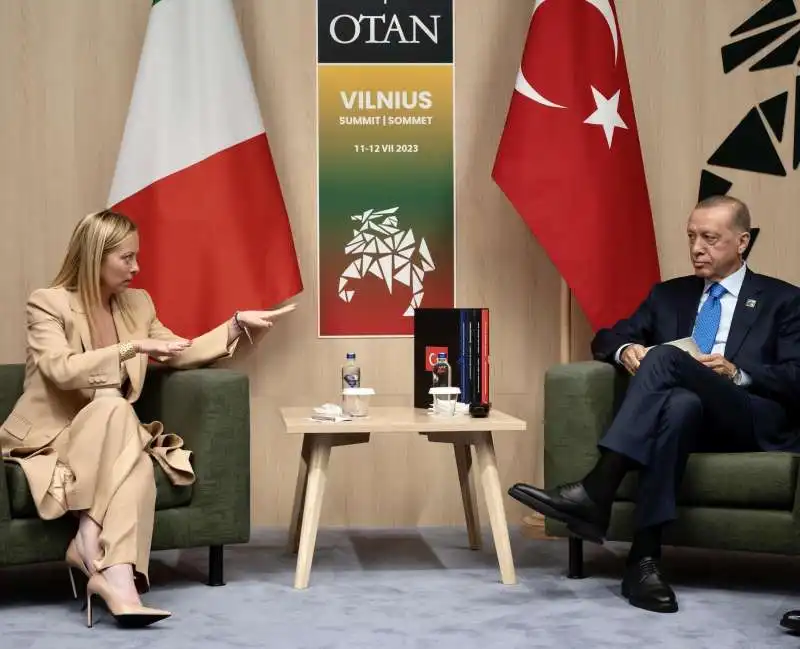 Giorgia Meloni Recep Tayyip Erdogan a VILNIUS per VERTICE NATO

