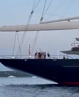 il party sullo yacht di jeff bezos 3