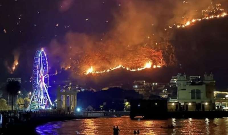 incendi nelle colline attorno a palermo 9