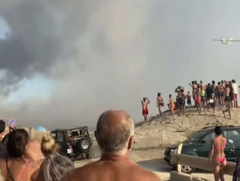 incendio a ugento, torre mozza (lecce) 5