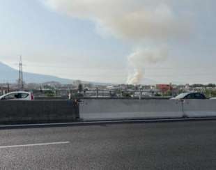 incendio al campo rom di Barra - Napoli