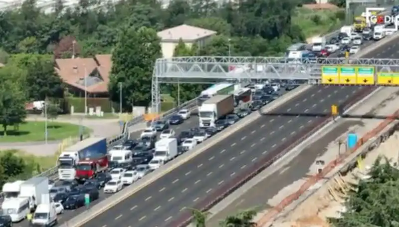 INCIDENTE SULL AUTOSTRADA DEI LAGHI LAINATE