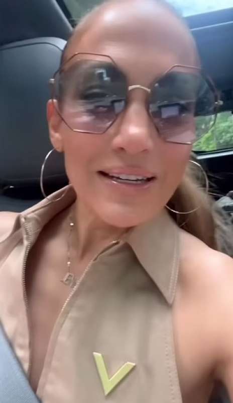 jennifer lopez e il suo marchio di alcol 2