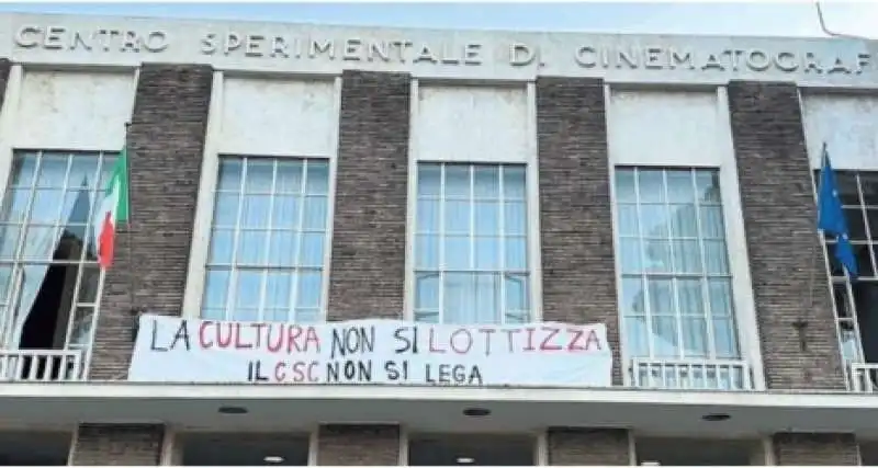 la protesta degli studenti del centro sperimentale di roma contro la Lega