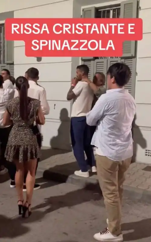 leonardo spinazzola e bryan cristante   rissa sfiorata a forte dei marmi   3