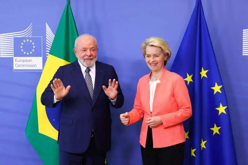 lula e ursula von der leyen - vertice Ue Celac