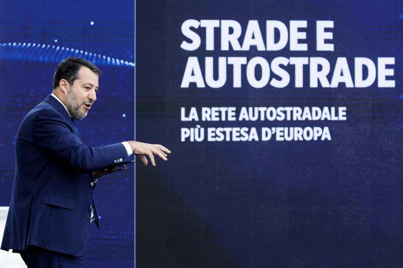 matteo salvini all evento l italia del si 1