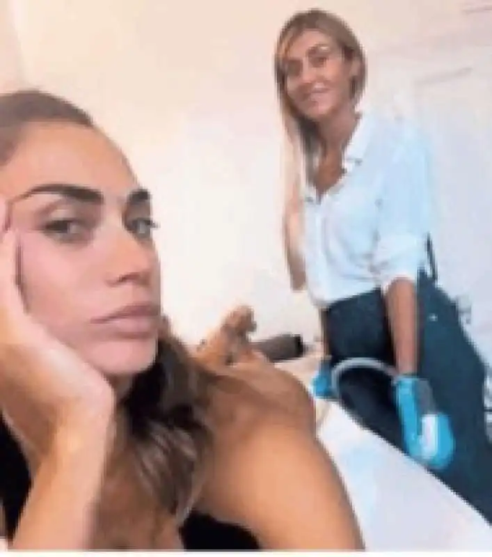 MELISSA SATTA A VILLA BRASINI CON DILETTA SINISCALCHI MINNA