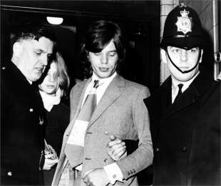 mick jagger arresto