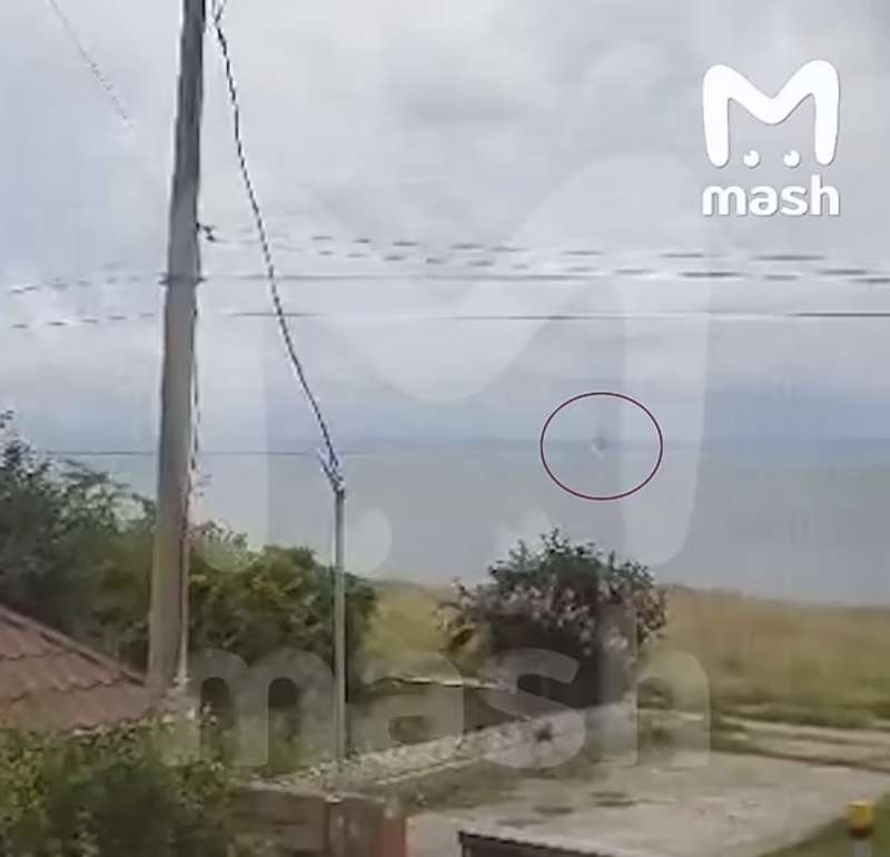 missile abbattuto dai russi vicino al ponte di kerch in crimea