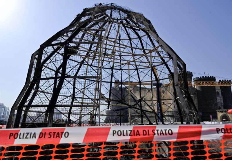 napoli, la venere degli specchi dopo l incendio