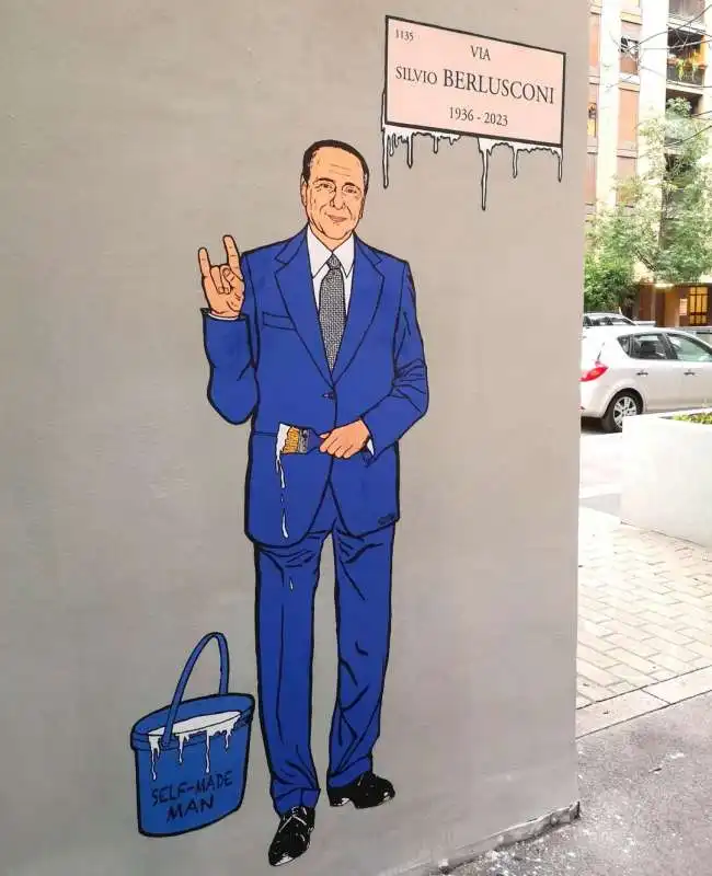 NUOVO MURALES SILVIO BERLUSCONI A MILANO