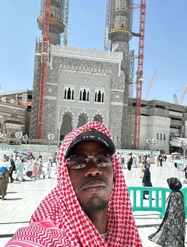 PAUL POGBA IN VISITA A LA MECCA