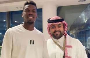 PAUL POGBA VISITA L AL ITTIHAD