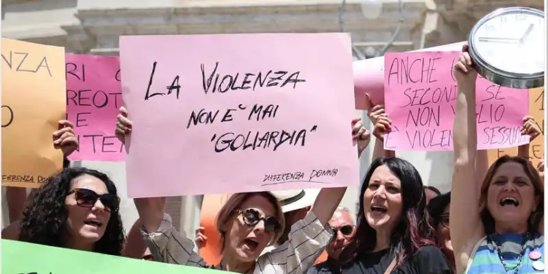 protesta femministe contro decisioni giudice maria bonaventura