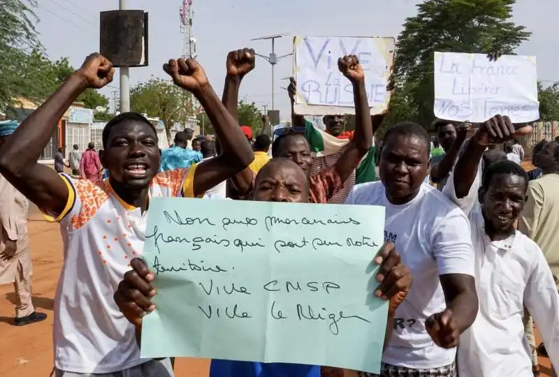 proteste anti francesi a niamey in niger   2