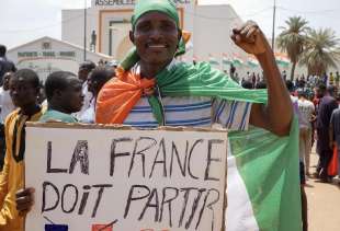 proteste anti francesi a niamey in niger 4