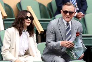 rachel weisz con daniel craig finale wimbledon 2023