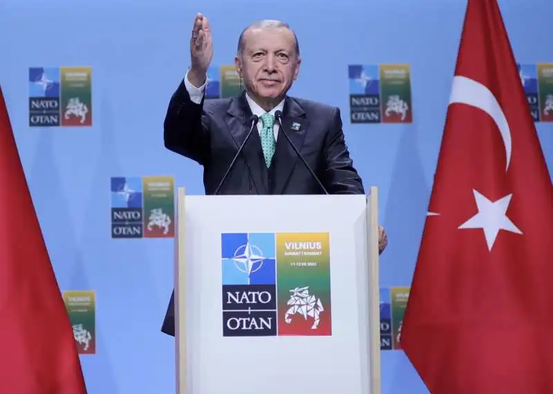 recep tayyip erdogan al vertice nato di vilnius 