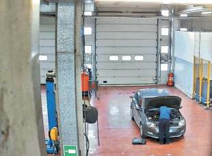 riparazione di auto privata in officina cotral