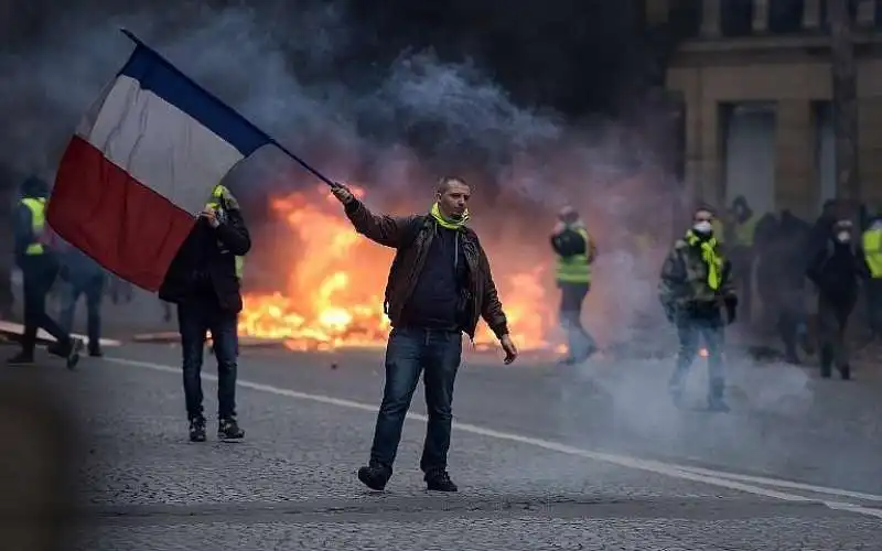 rivolta in francia per la morte del 17enne a nanterre 1