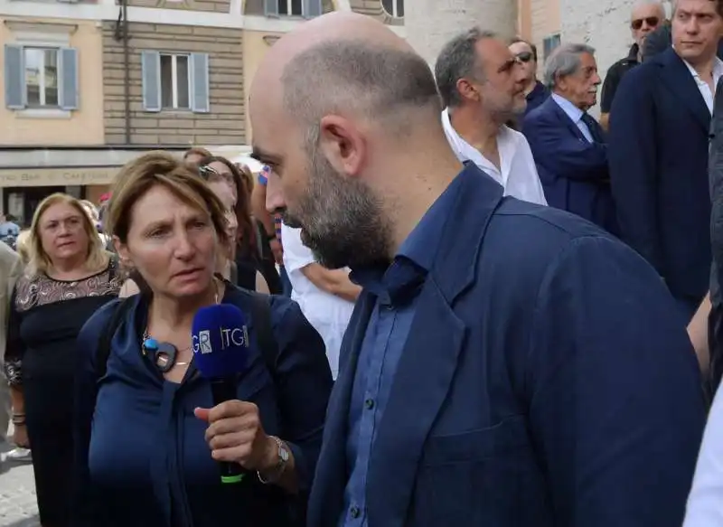 roberto saviano intervistato  foto di bacco