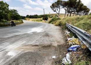 roma, via laurentina tesla travolge una lancia y 5