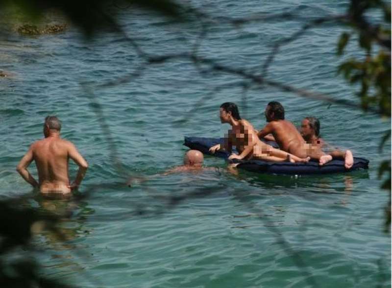 spiaggia naturista della rocca di manerba - lago di garda