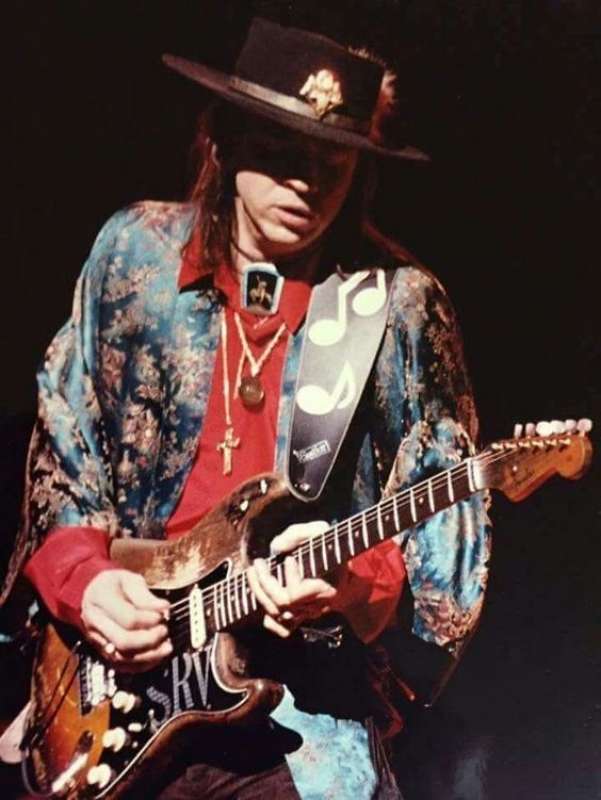 stevie ray vaughan fender stratocaster