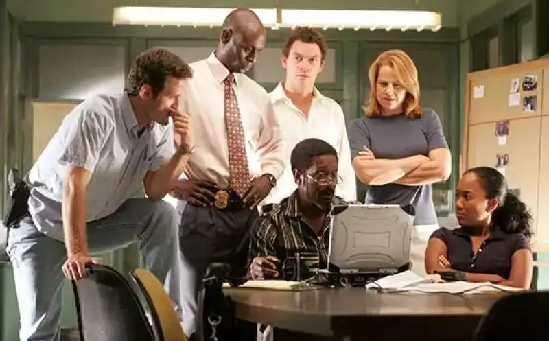 the wire   2