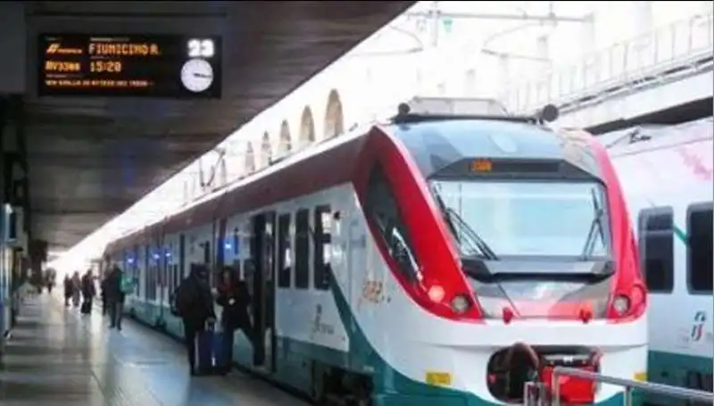 TRENO LEONARDO EXPRESS PER FIUMICINO 