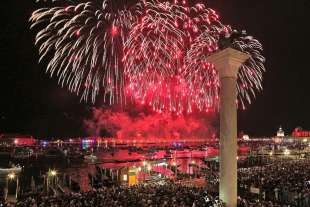 VENEZIA - FUOCHI D ARTIFICIO PER LA FESTA DEL REDENTORE