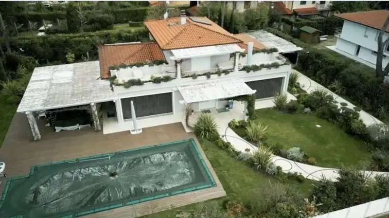 VILLA ARINA - LA PRESUNTA CASA DEI PRIGOZHIN A FORTE DEI MARMI 